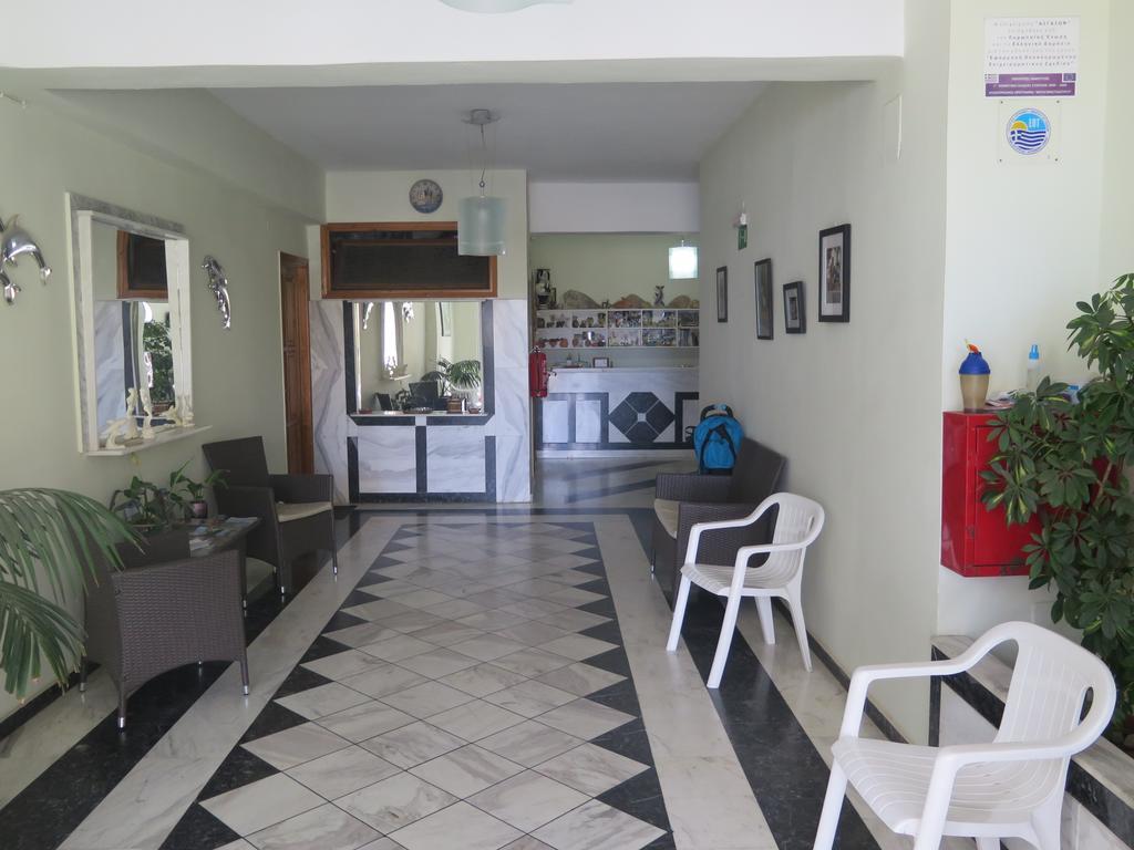 Egeon Rooms And Studios Jeorjoúpoli Eksteriør bilde
