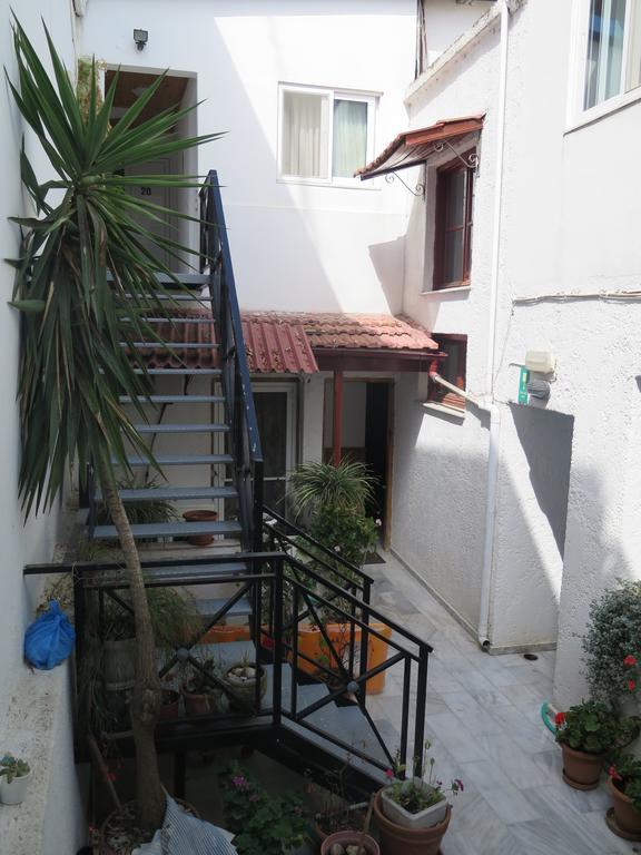 Egeon Rooms And Studios Jeorjoúpoli Eksteriør bilde